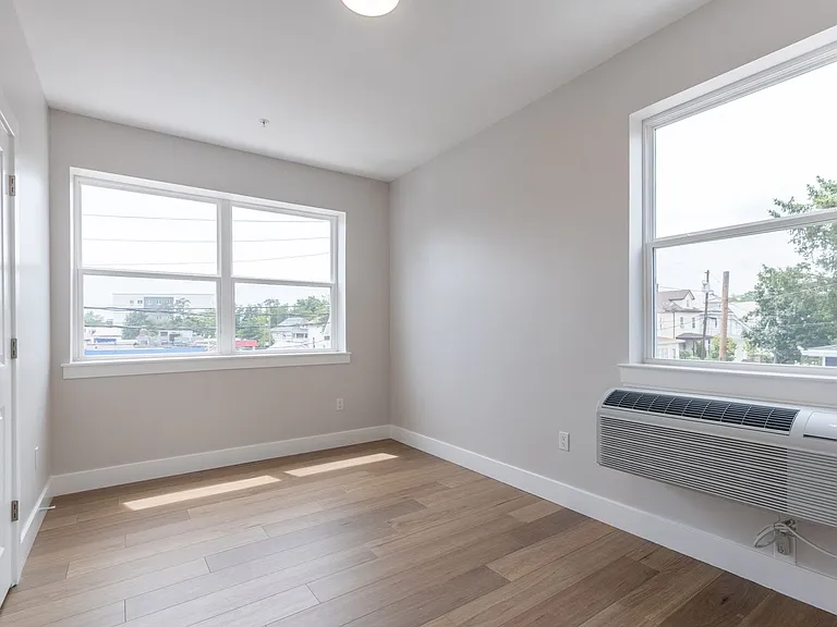213 French St — Photo 19