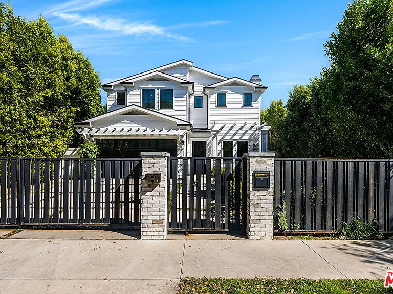 4268 Colbath Ave — Photo 3