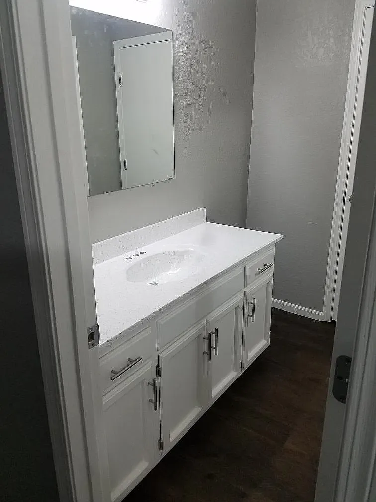 3 bed, 1.5 bath, 1300 sqft, $1,700 — Photo 3