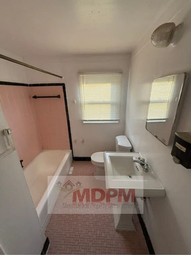 2 bed, 950 sqft, $1,050 — Photo 4