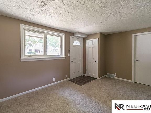 5th image of 5109 S 121st St