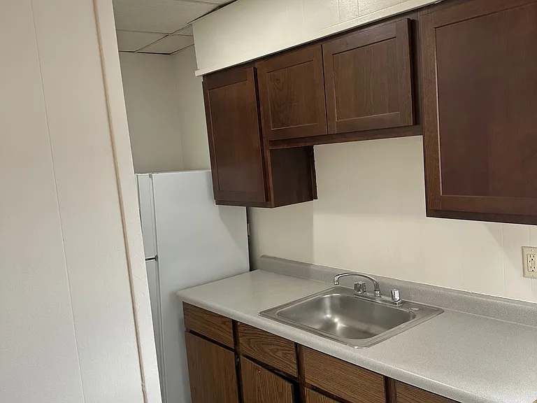 525 State St — Photo 13