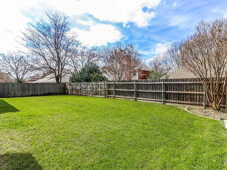 7728 Blossom Dr — Photo 15