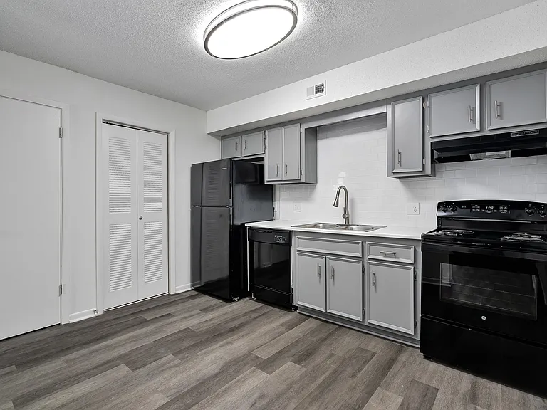 Oak - Kitchen