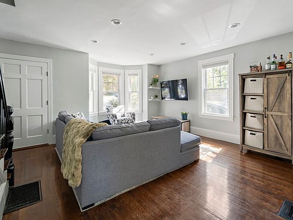 2nd image of 27 Westford St