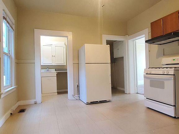 2nd image of 324 N 4th St #324