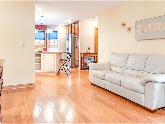 5th image of 1529 1st St
