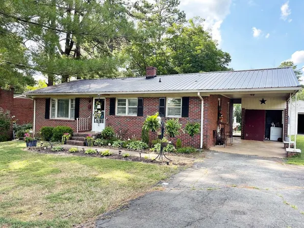 708 Virginia Ave, Chase City, VA 23924