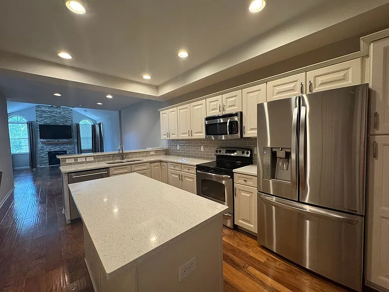 2416 Coltsview Ln — Photo 6