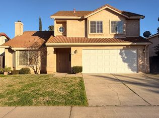 209 Fairwood Dr, Oakdale, CA 95361