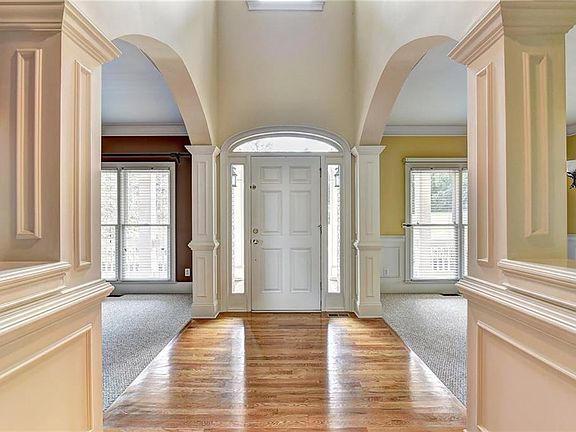 5th image of 1813 Sugarstone Dr