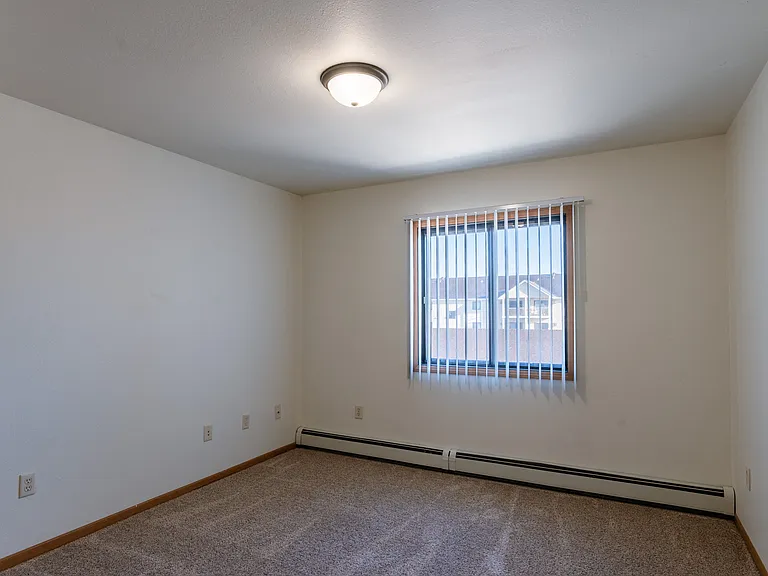 Grand Forks, ND Autumn Ridge Apartments | Bedroom