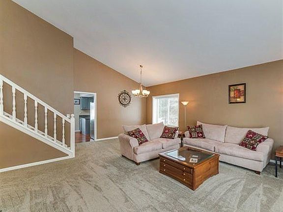 5th image of 9271 Silver Maple Dr