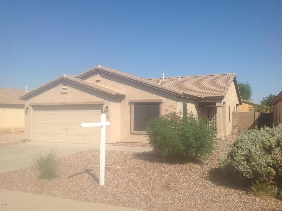 1st image of 43964 W Sagebrush Trl