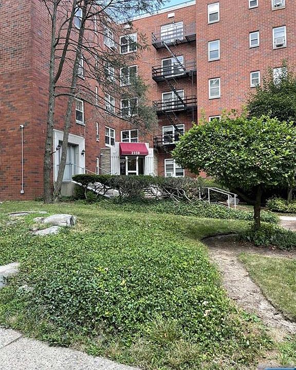 1st image of 2350 Linwood Ave #5