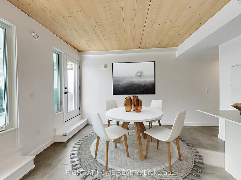 1602 Queen St E #PENTHOUSE — Photo 9