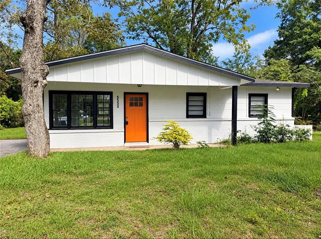 3 bed, 1.0 bath, 864 sqft, $1,600 — Photo 1