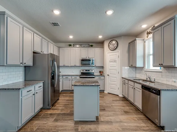 9902 RANCHO REAL RD, San Antonio, TX 78224
