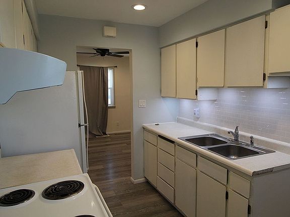 5th image of 3628 E Carlisle Ave