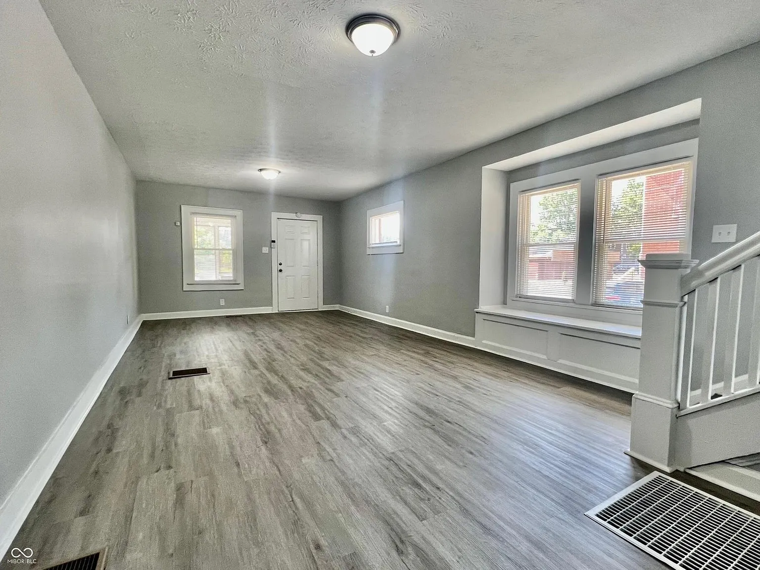 3 bed, 1.0 bath, 1196 sqft, $1,200 — Photo 4