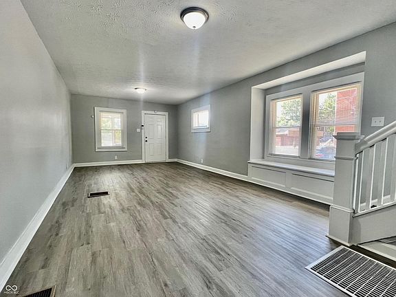 4th image of 19 S Spencer Ave