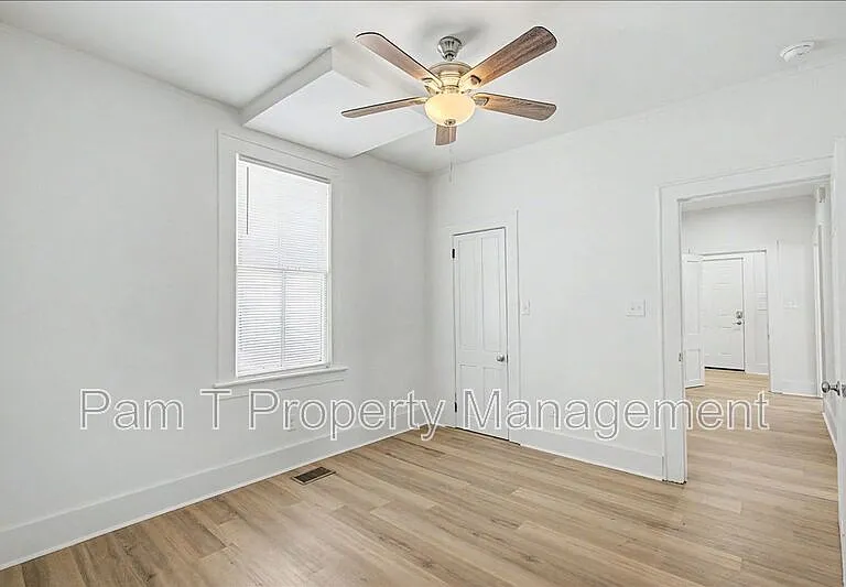 613 W 39th St #A — Photo 17