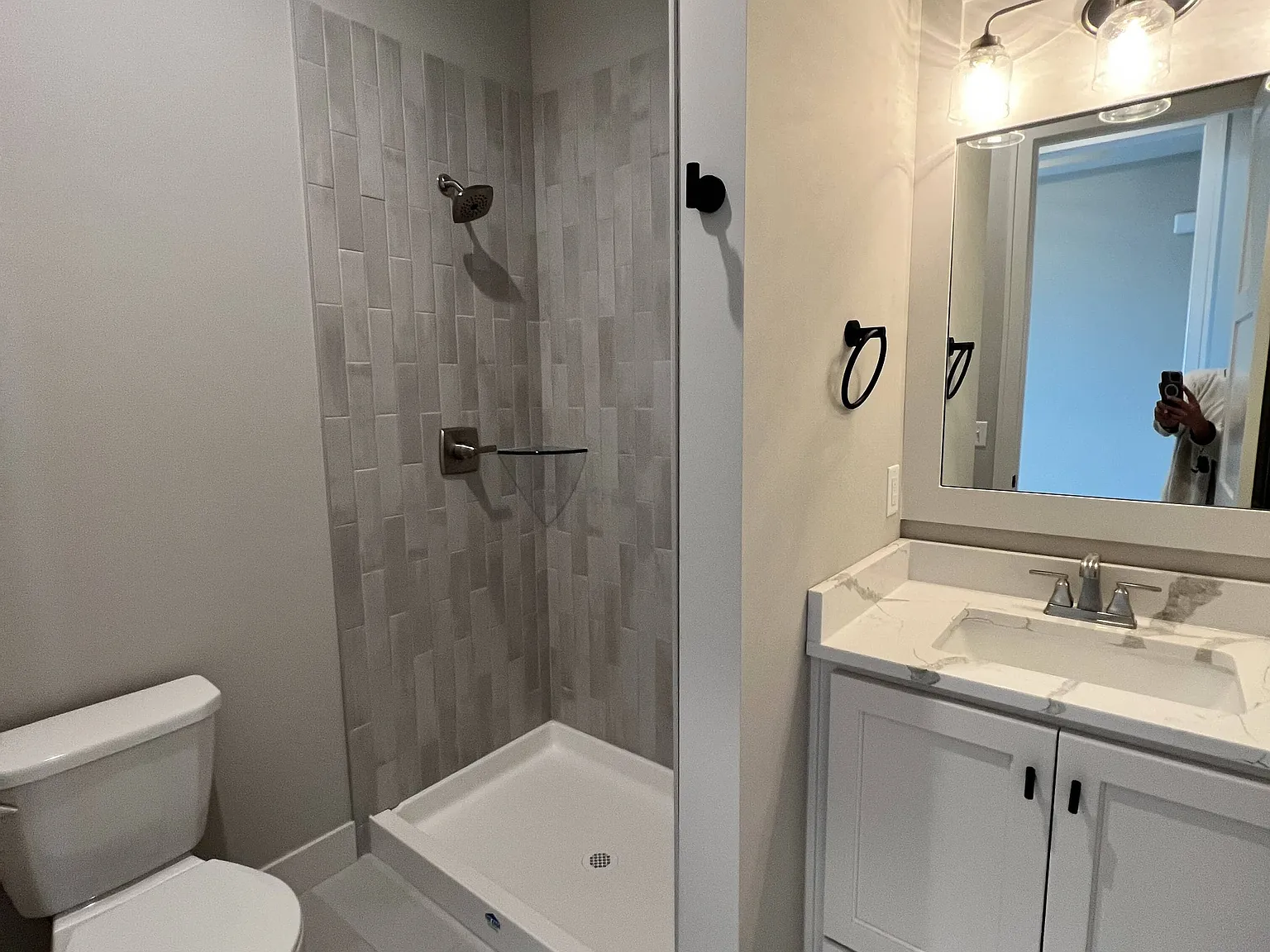 4 bed, 2541 sqft, $4,400 — Photo 4