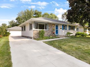 1311 Manomin Ave, West Saint Paul, MN 55118
