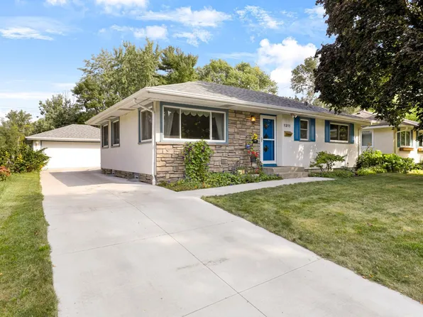 1311 Manomin Ave, West Saint Paul, MN 55118
