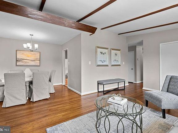 4th image of 504 N Owen St