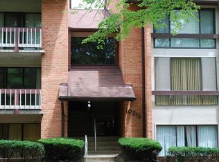 10212 Bushman Dr APT 213, Oakton, VA 22124