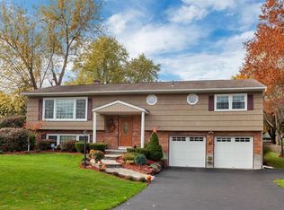 20 Mine Rd, Monroe, NY 10950