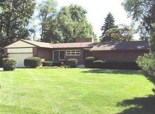 454 Meadowview Dr, Dayton, OH 45459