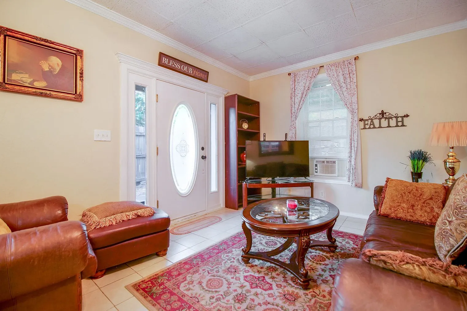 1 bed, 1.0 bath, 796 sqft, $1,290 — Photo 4