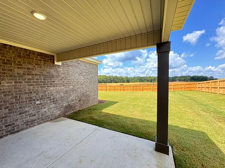 47 Coolidge Dr — Photo 12