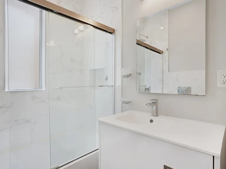 1373 N Carolina Ave NE — Photo 27