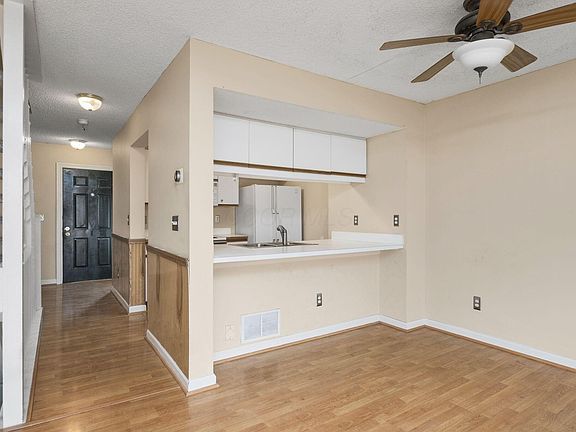 3rd image of 2021 Jasper Ln #25E