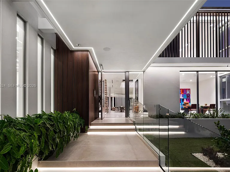 501 Palm Dr — Photo 9