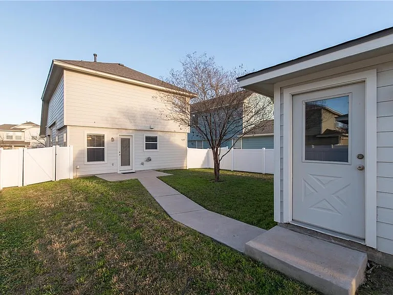 1503 Davis Mountain Loop — Photo 26