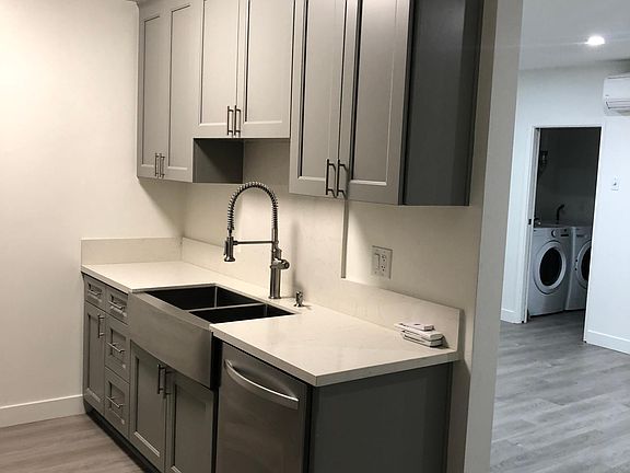 5th image of 2501 Beverly Ave #19