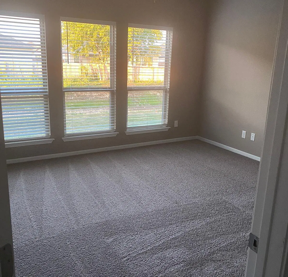 4 bed, 1900 sqft, $1,800 — Photo 4
