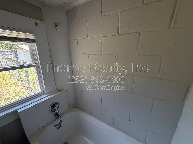 1504 Coleman St SE #B — Photo 20