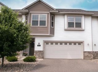 3172 Frontier Dr, Woodbury, MN 55129