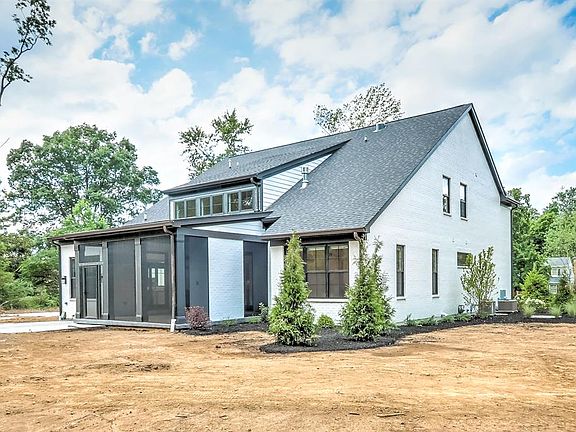 4th image of 7975 Greylock Dr