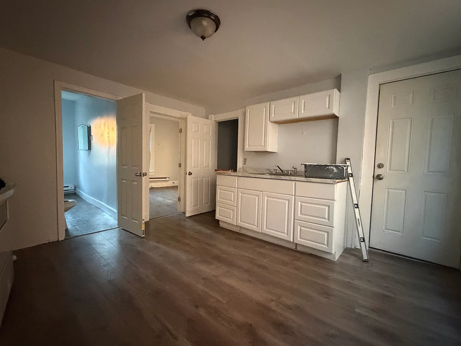 4 bed, 1200 sqft, $1,545 — Photo 2