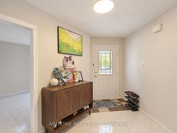 3rd image of 521 Chieftan Cir