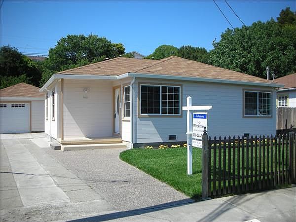 1st image of 3031 Rollingwood Dr