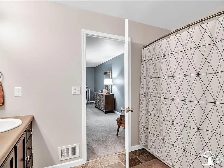 8422 Walnut Hl — Photo 30