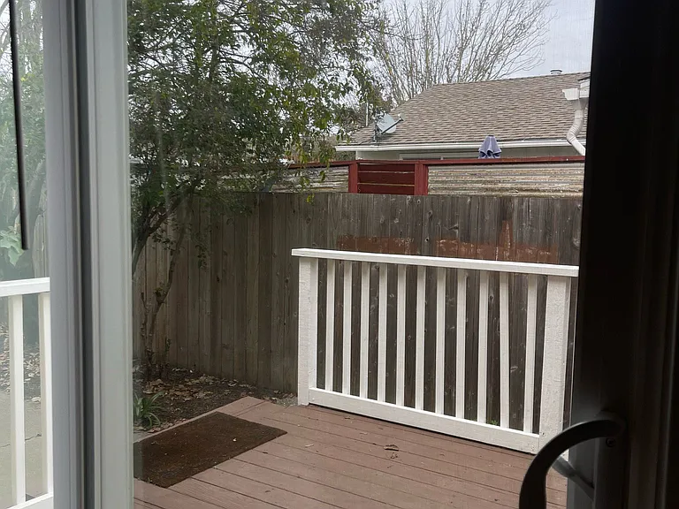 108 Saunders Dr — Photo 6