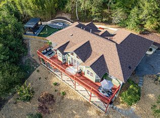 60 Squires Ln, Candler, NC 28715